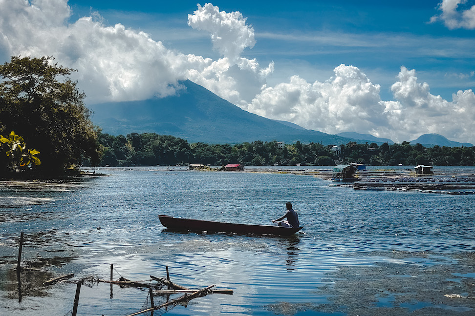 A boat man at Sampaloc lake